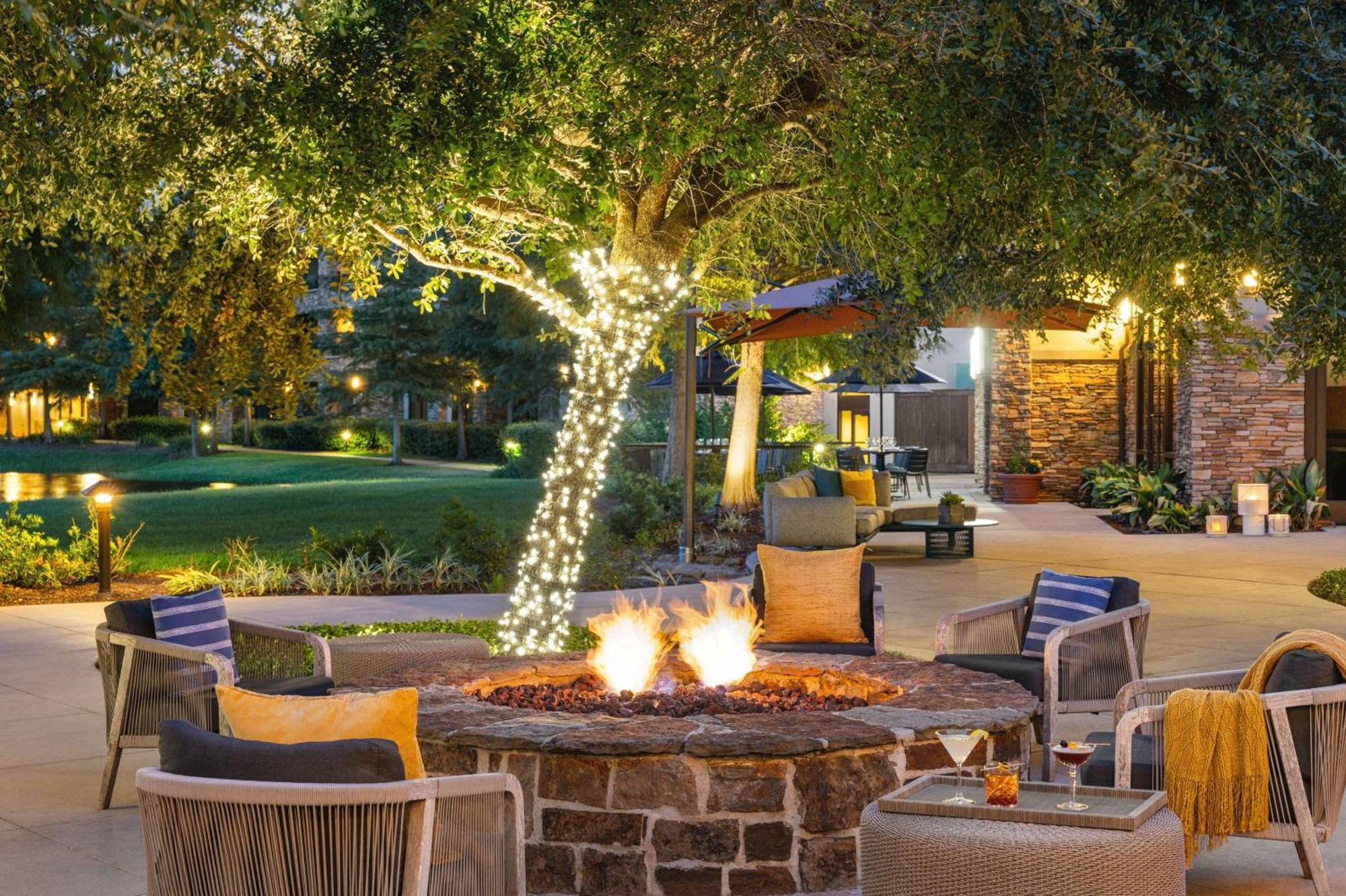 The Woodlands Resort, Curio Collection By Hilton Eksteriør billede